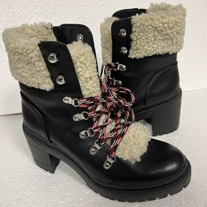 Universal Thread Boots